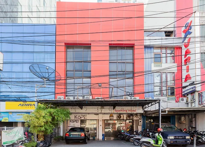 RedDoorz at Sparkling Hotel Surabaya